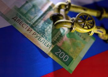 Europa compra todo el petróleo ruso que puede antes de prohibirlo