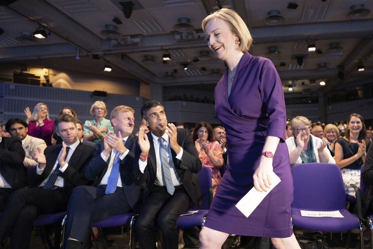 Lapid felicita a la “gran amiga de Israel” Liz Truss por su elección como primera ministra del Reino Unido