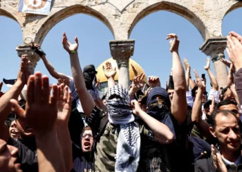 Islamistas atacan a la policía israelí en el Monte del Templo