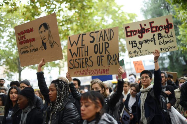 ¿A qué se deben las protestas en Irán y por qué continúan?