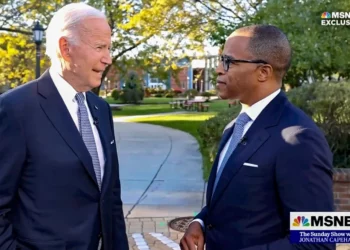 Biden admite que “podría caer muerto mañana”