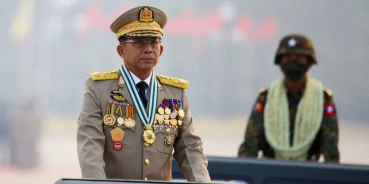 Al menos 50 en un ataque aéreo en Myanmar durante un concierto