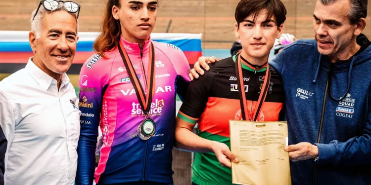 La campeona afgana de ciclismo exiliada correrá en un equipo israelí