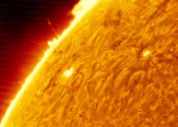 Con un zoom de 93 millones de millas, un aficionado israelí capta el sol de cerca