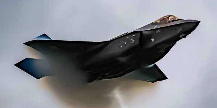 Departamento de Defensa firma exención para entregas del F-35, paralizadas por un material chino