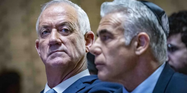 Gantz insiste en que el acuerdo marítimo con el Líbano “protege” a Israel