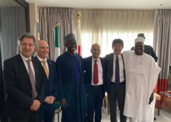 Colaboración israelí-japonesa lleva un servicio de bicicletas eléctricas a Nigeria y Ghana