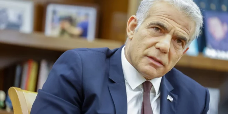 Lapid: Israel reaccionará ante la “peligrosa cercanía” entre Rusia e Irán