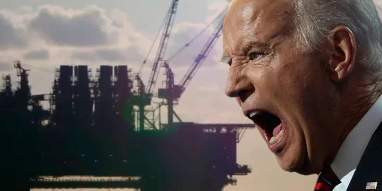 Biden dice que EE.UU. debe impulsar la producción nacional de petróleo