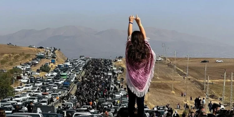 Protestas y enfrentamientos en Irán mientras se conmemora a Mahsa Amini