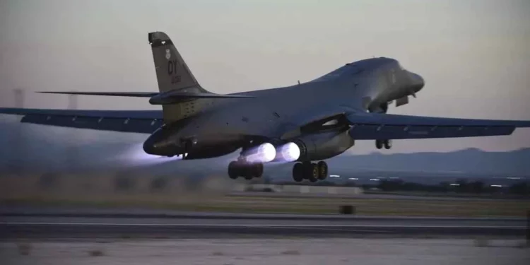 Bombarderos B-1B de la USAF regresa a Guam para operaciones de entrenamiento