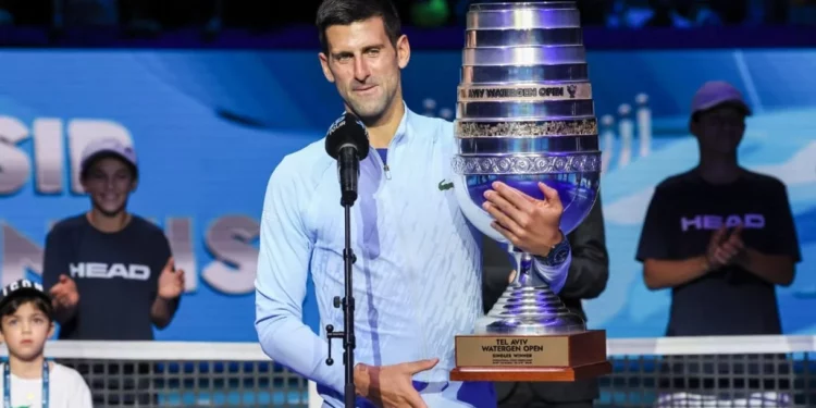 Serbio Novak Djokovic gana el torneo de tenis de Tel Aviv