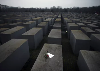 Israel protesta por baile de político alemán en el memorial del Holocausto