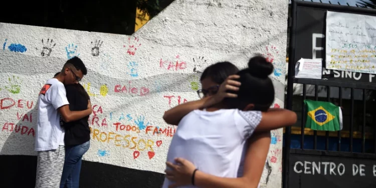 Tres muertos y al menos ocho heridos tras un tiroteo en una escuela de Brasil