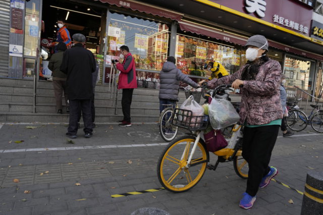 Los casos diarios de COVID en China se disparan