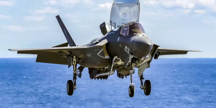 Tres nuevos cazas F-35B llegan al Reino Unido