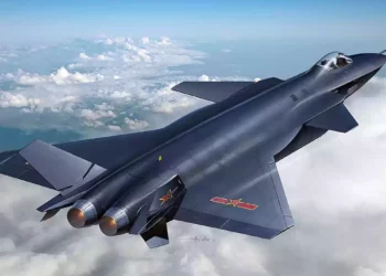 El caza chino J-20 Mighty Dragon llega al Salón Aeronáutico de Zhuhai