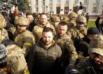 Zelensky visita la recién liberada ciudad de Kherson