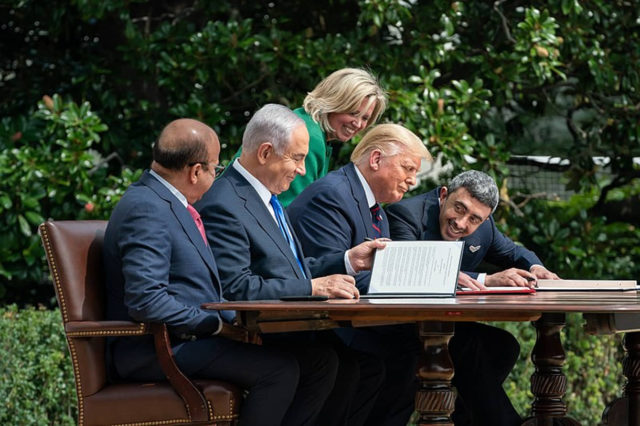 Israel y Emiratos firman acuerdo para desarrollar conjuntamente tecnología sanitaria