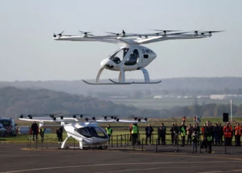 Prueban taxi aéreo por primera vez en tráfico de vuelos cerca de París