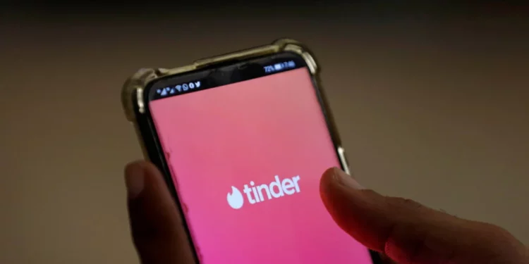 ISIS utiliza perfiles falsos de Tinder para estafar a los sudafricanos y financiar el terrorismo