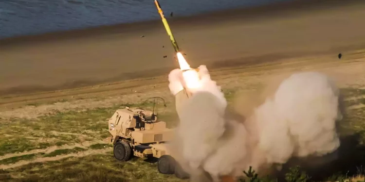 Estados Unidos suministrará más NASAMS y HIMARS a Ucrania