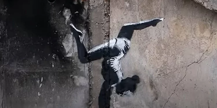 Banksy revela un mural en un edificio ucraniano bombardeado