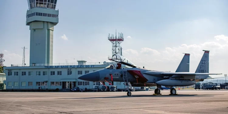 Los F-15C Eagles de la Fuerza Aérea de EE. UU. de Kadena realizan sus últimos viajes a la base aérea de Tsuiki