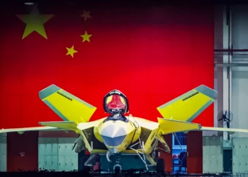 China podría tener 200 cazas furtivos J-20