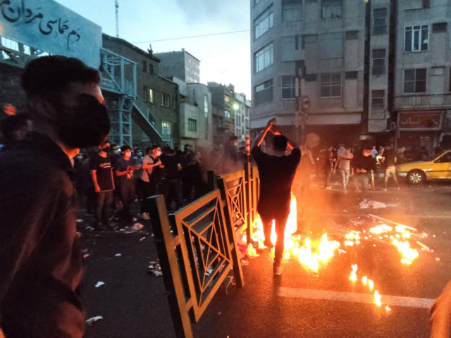 Irán amenaza a Arabia Saudita por la cobertura mediática de las protestas