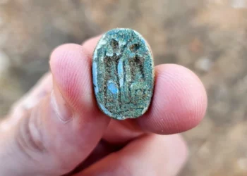 Amuleto egipcio de 3.000 años de antigüedad descubierto en Israel durante un viaje escolar