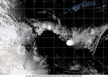 Levantan alerta de tsunami tras terremoto de 7,3 grados en Tonga