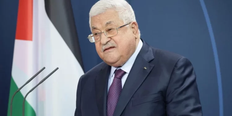 Mahmud Abbas dice que se opone a la “resistencia armada”, por ahora