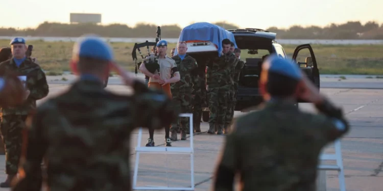 Hezbolá entrega a un hombre sospechoso de asesinar a un soldado de la ONU