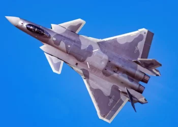 J-20 chino con número de serie 2051 presenta cambios de diseño