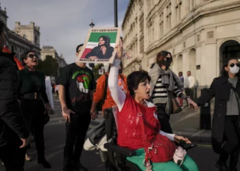 Ex jefe del Mossad: Las protestas en Irán podrían sumir al país en el caos