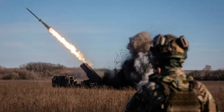 Rusia intensifica sus ataques a distancia contra Ucrania para evitar pérdidas