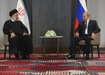 Irán dice que no pedirá permiso” para estrechar lazos con Rusia