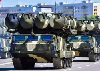 Medvédev: Rusia aumenta la producción de sus armas “más potentes”