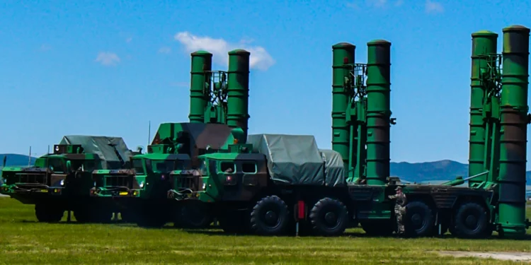 Grecia asegura a Rusia que no transferirá sistemas de misiles S-300 a Ucrania