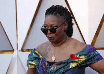 Whoopi Goldberg es criticada por repetir comentarios sobre el Holocausto