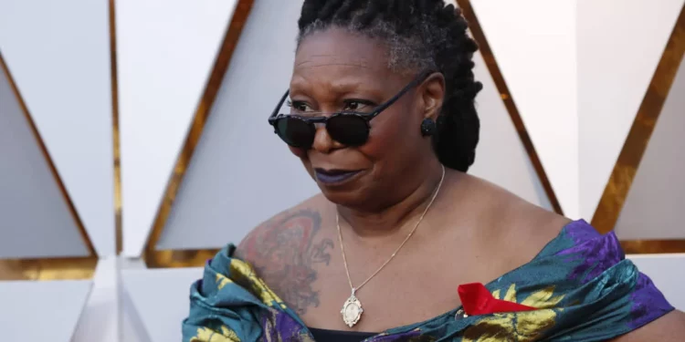 Whoopi Goldberg es criticada por repetir comentarios sobre el Holocausto