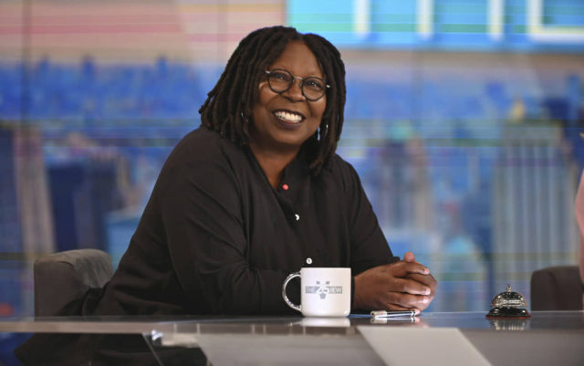 Whoopi Goldberg no se retracta respecto a sus comentarios sobre el Holocausto