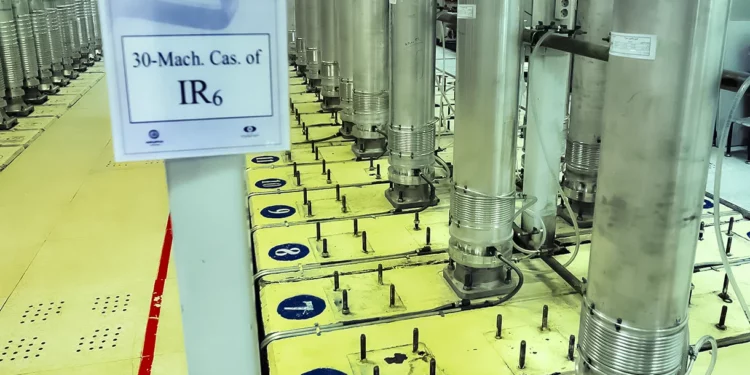 Irán dice que los restos de uranio hallados en sitios no declarados proceden del extranjero