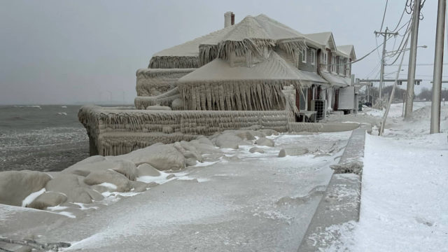 Tormenta paraliza el área metropolitana de Buffalo en Nueva York