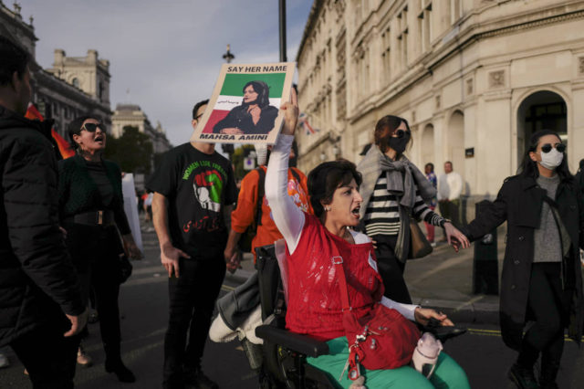 El presidente iraní promete “no tener piedad” con los manifestantes “hostiles”