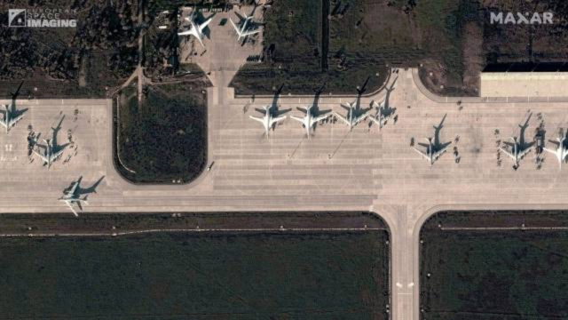 Rusia “estaciona” 12 bombarderos Tu-95 y Tu-160 en la base aérea de Engels-2