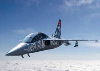 El TAI Hurjet abandonó el hangar: Turquía exhibe su avión de combate