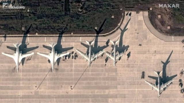 Rusia “estaciona” 12 bombarderos Tu-95 y Tu-160 en la base aérea de Engels-2