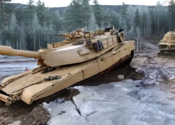 Tanques Abrams en Ucrania quedan atrapados en el barro: Fotos